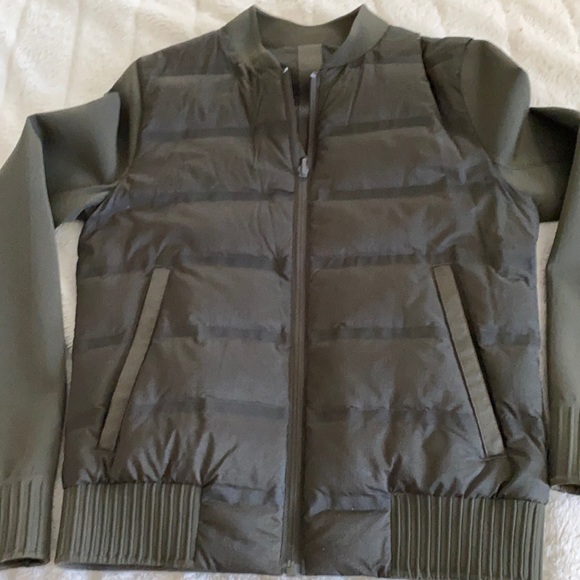 Down reversible bomber jacket